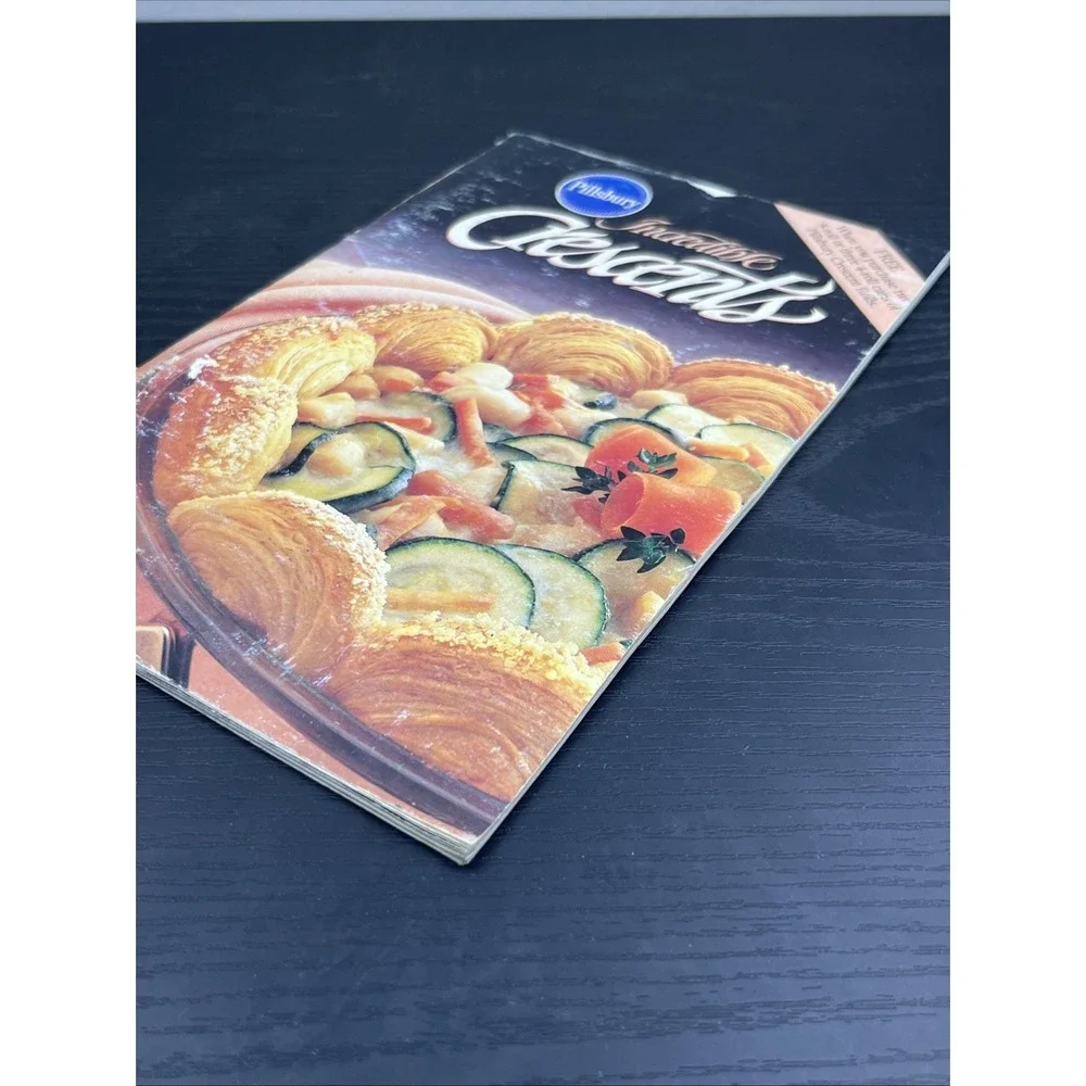 Pillsbury Incredible Crescents‎ Cookbook Crescent Roll Recipes Baking